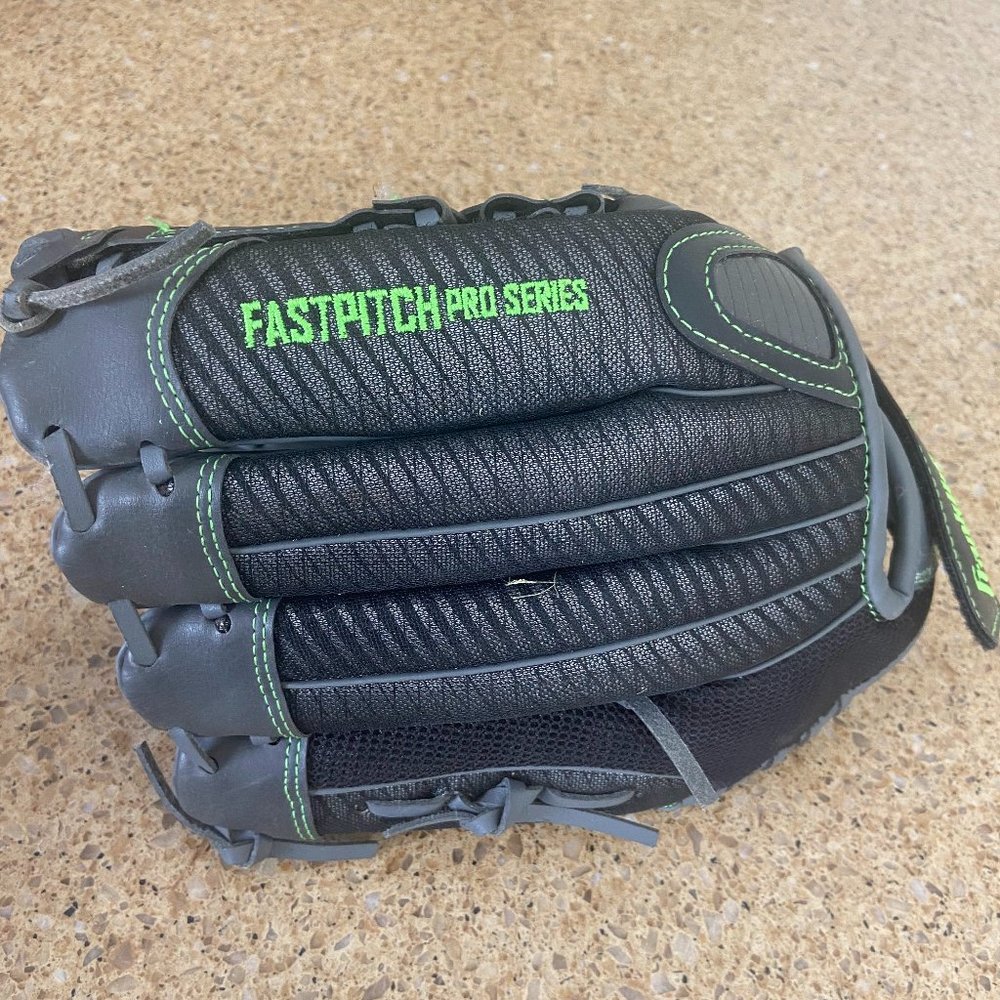 Franklin 11.5" Fastpitch Pro Series Glove in Good Used Condition